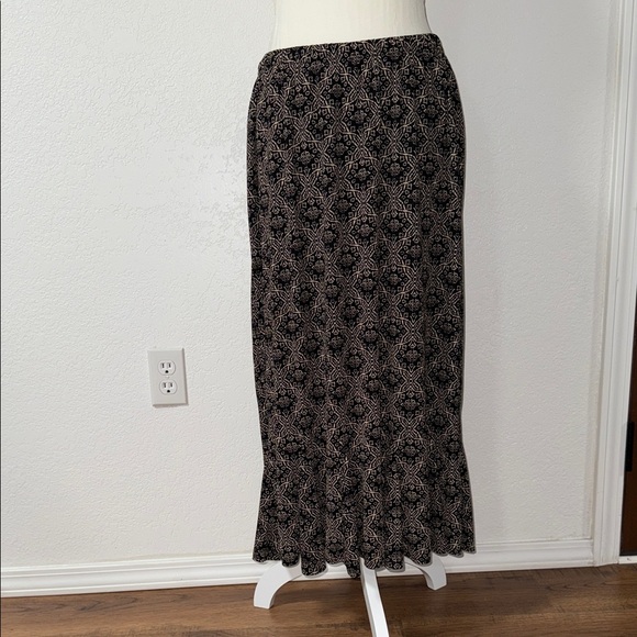 TANJAY Elegant Black Patterned Women's Skirt - Picture 1 of 7